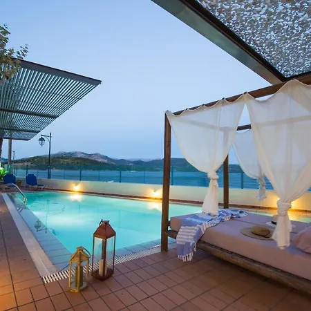 Villa Salty Breeze Beach Front Villa&Flat *