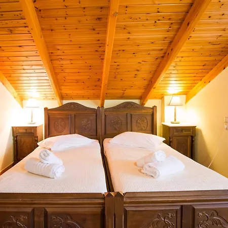 Salty Breeze Beach Front Villa&Flat Lygia (Lefkada)