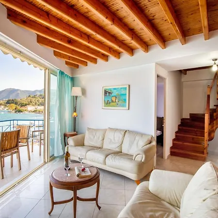 Salty Breeze Beach Front Villa&Flat *